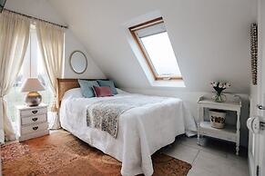 Vintage Chic Coach House