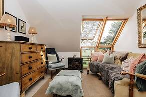 Vintage Chic Coach House