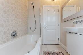 Vintage Chic Coach House