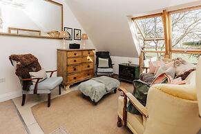 Vintage Chic Coach House