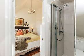 Vintage Chic Coach House