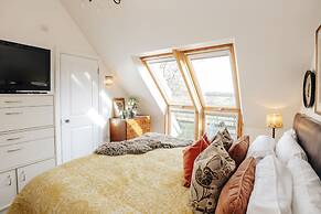 Vintage Chic Coach House