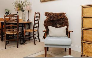 Vintage Chic Coach House