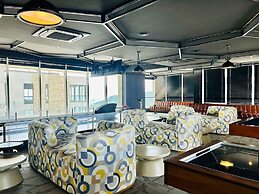 Torre Eleve Apartments