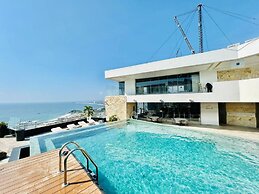 Torre Eleve Apartments