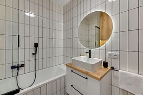 Horizon 122- Sea View by Grand Apartment