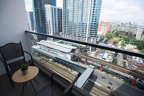 Luxury EST Bangsar Suites KLCC by uBook