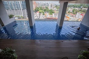 Luxury EST Bangsar Suites KLCC by uBook