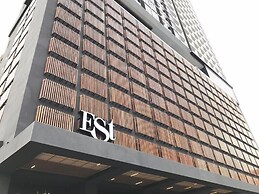 Luxury EST Bangsar Suites KLCC by uBook