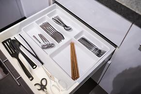 Luxury EST Bangsar Suites KLCC by uBook