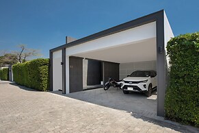Villa Luna - Exclusive 4BR Residence