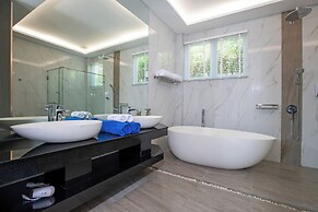 Villa Luna - Exclusive 4BR Residence