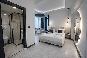 D Twins plus Hotel