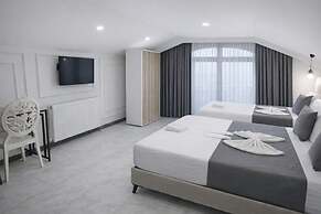 D Twins plus Hotel