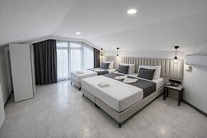 D Twins plus Hotel