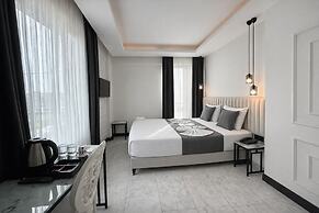 D Twins plus Hotel