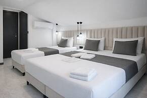 D Twins plus Hotel
