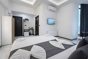 D Twins plus Hotel