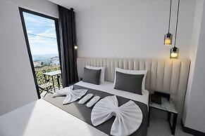 D Twins plus Hotel