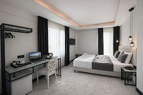 D Twins plus Hotel