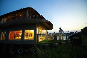 Whispering Waters Houseboat