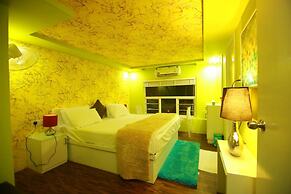 Whispering Waters Houseboat