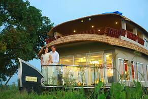 Whispering Waters Houseboat