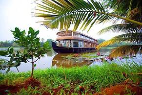 Whispering Waters Houseboat