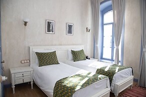Yasemen Hotel