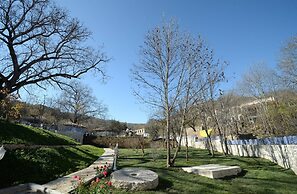 Yasemen Hotel