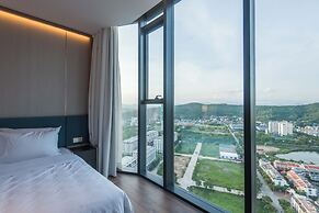 A La Carte Ha Long Residence