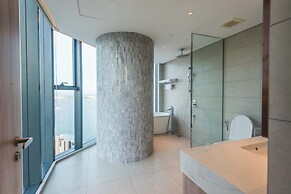 A La Carte Ha Long Residence