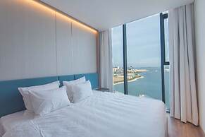 A La Carte Ha Long Residence