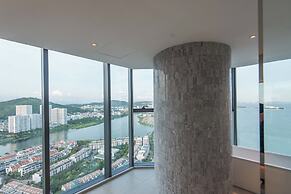 A La Carte Ha Long Residence