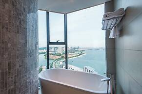 A La Carte Ha Long Residence