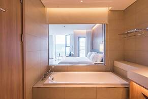 A La Carte Ha Long Residence