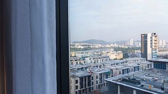 A La Carte Ha Long Residence