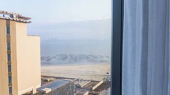 A La Carte Ha Long Residence