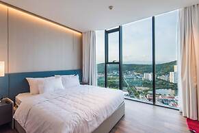 A La Carte Ha Long Residence