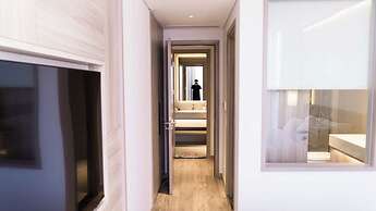 A La Carte Ha Long Residence