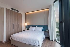 A La Carte Ha Long Residence