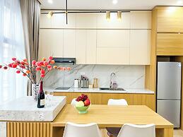 Amazing Housing Lac Long Quan