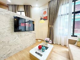 Amazing Housing Lac Long Quan