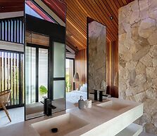 Blacksand Villas Echo Beach