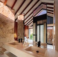 Blacksand Villas Echo Beach