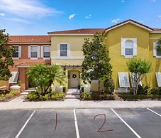Amazing 3BR 2BA Townhome With Lake View at Terra Verde!
