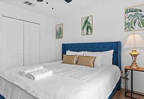 Amazing 3BR 2BA Townhome With Lake View at Terra Verde!