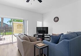 Amazing 3BR 2BA Townhome With Lake View at Terra Verde!