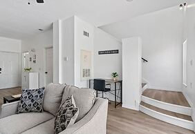 Amazing 3BR 2BA Townhome With Lake View at Terra Verde!