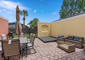 Amazing 3BR 2BA Townhome With Lake View at Terra Verde!